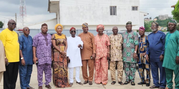 Ifo APC Leaders Visit Fadairo, Laud His Contributions to Party Growth