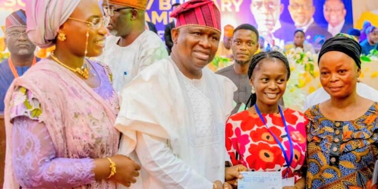 Yayi Awards Scholarships to 5,513 Ogun Students, Defends Programme Against Politics