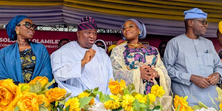 3,000 Ogun East Traders Receive N75,000 Grant from Yayi
