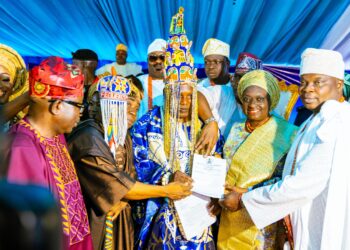 Abiodun Installs New Elegushi of Egushi Ota, Urges Peace, Unity