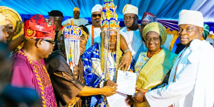 Abiodun Installs New Elegushi of Egushi Ota, Urges Peace, Unity