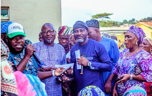 2027: APC Council Deepens Grassroots Mobilisation, Gives N10,000 to 50 Members in Abeokuta