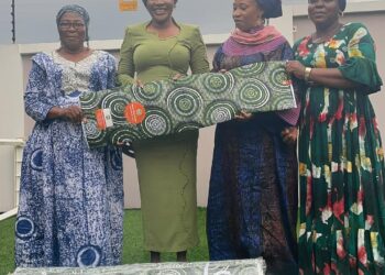 2027: Ogun Female Vice Chairmen Declare Support for Adijat’s Candidature, Donate Campaign Souvenirs