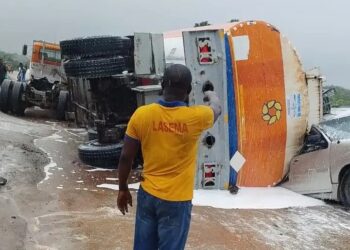 45,000-Litre Petrol Tanker Overturns, Spills Fuel In Lagos