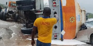 45,000-Litre Petrol Tanker Overturns, Spills Fuel In Lagos
