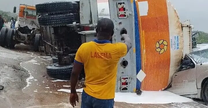 45,000-Litre Petrol Tanker Overturns, Spills Fuel In Lagos