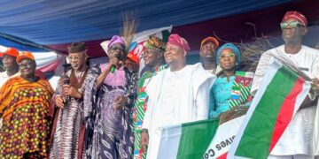 2027: Ex-Ogun PDP chair, Ogundele, Bankole, others defect to APC