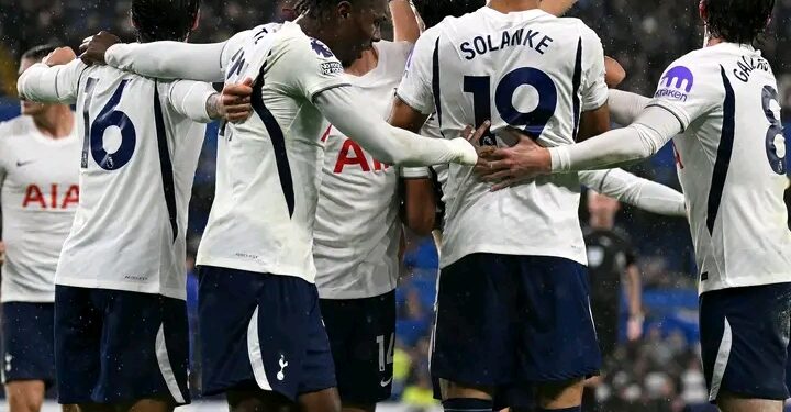 Tottenham Beat Chelsea 2-0 As Palmer Sees Red At Stamford Bridge