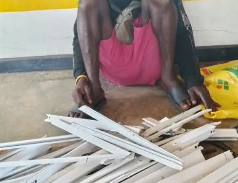 Man arrested after allegedly stealing aluminium window frames in Ogun