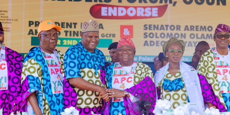 2027: Yayi Woos Ogun Traders, Promises New Olomore Market, Roads